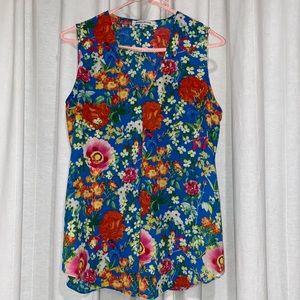 Rose + Olive floral print sleeveless blouse in size small